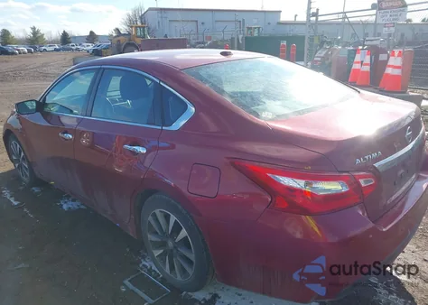 2017 Nissan Altima 2.5/2.5 S/2.5 Sl/2.5 Sr/2.5 Sv из США, поврежденный, VIN 1N4AL3AP4HC112065